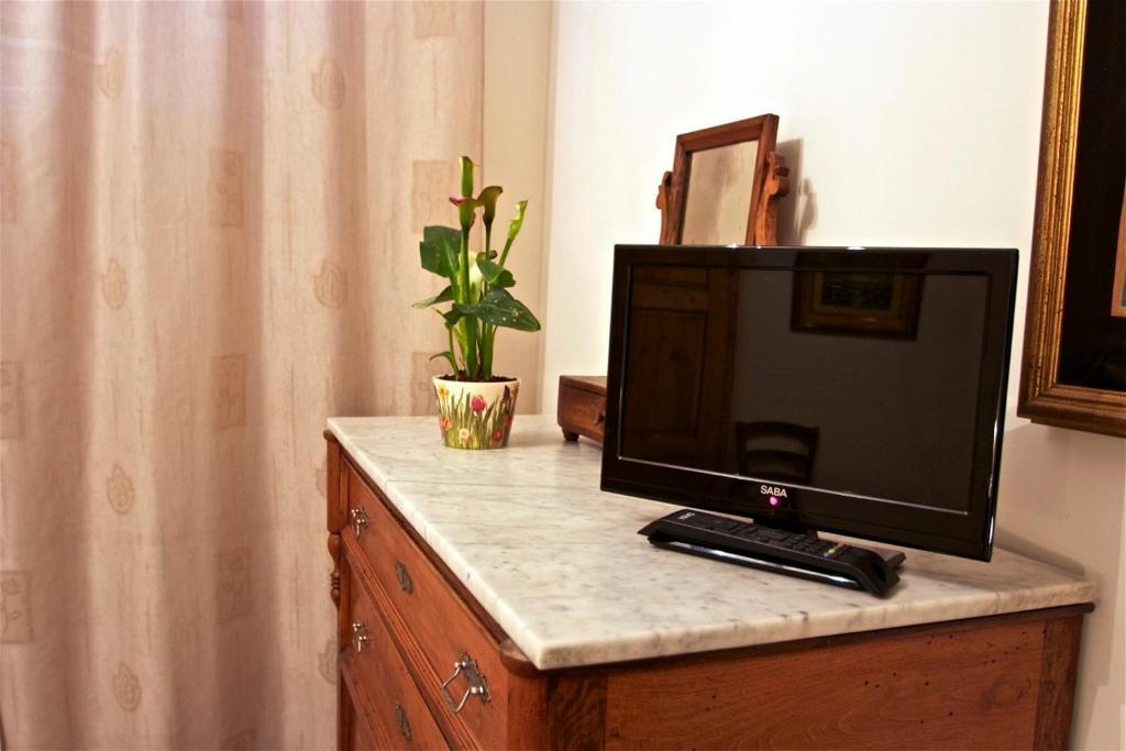 La Casa Di Elide Guest house
